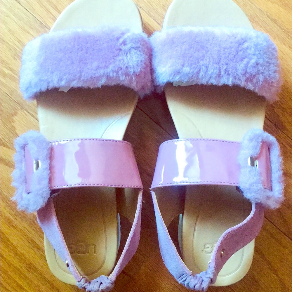 Ugg Treadlite fluffy slides- Never worn